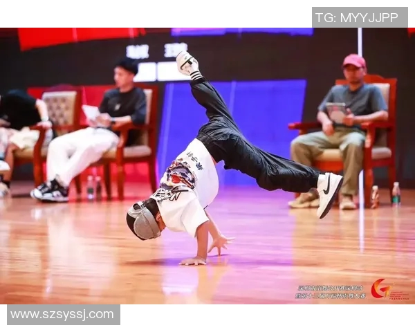 深圳街舞队防反战术解析与街舞文化的深度融合探讨 深圳街舞队防反战术解析与街舞文化的深度融合探讨